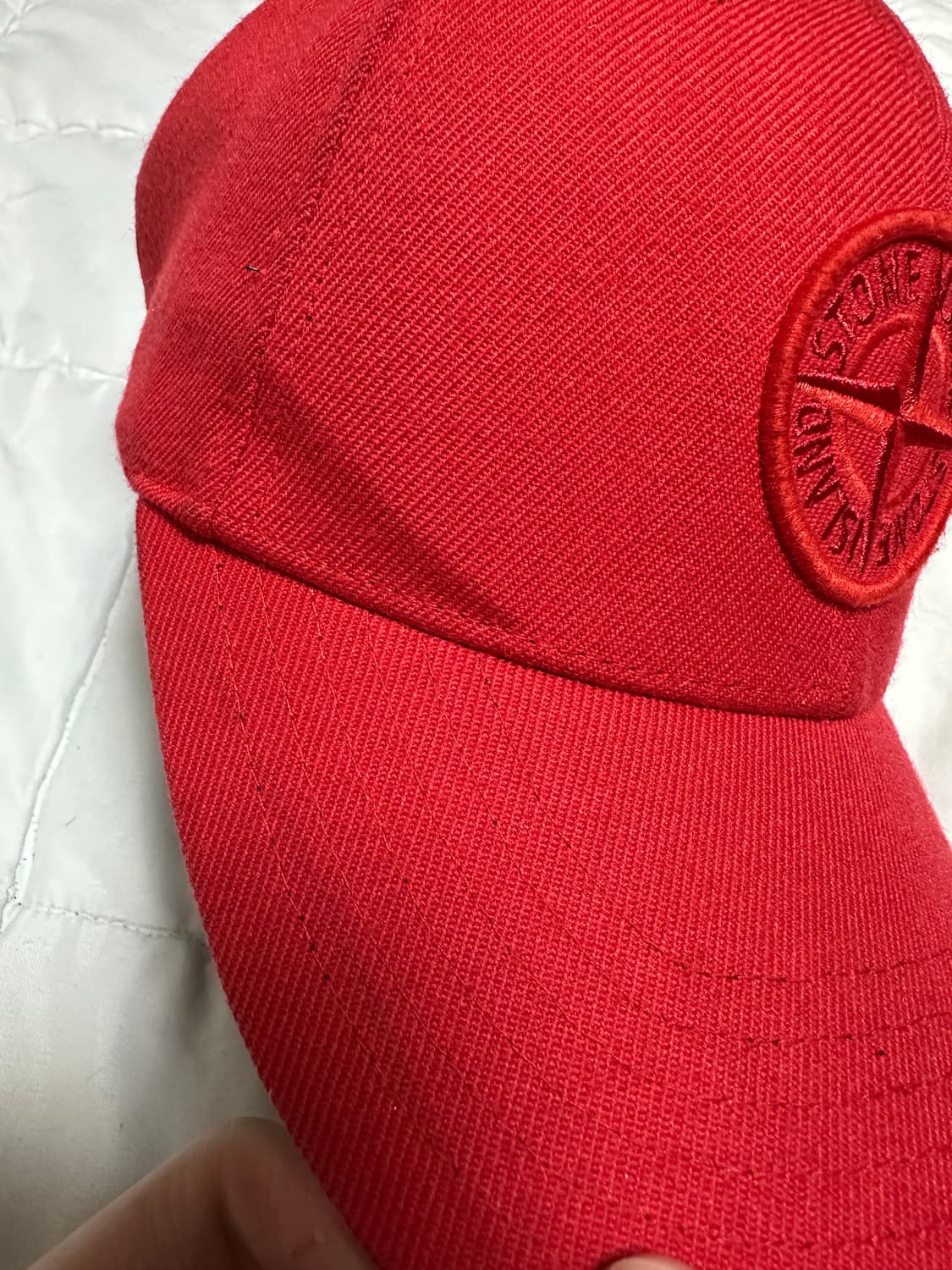 스톤아일랜드 모자 레드 상품이미지2