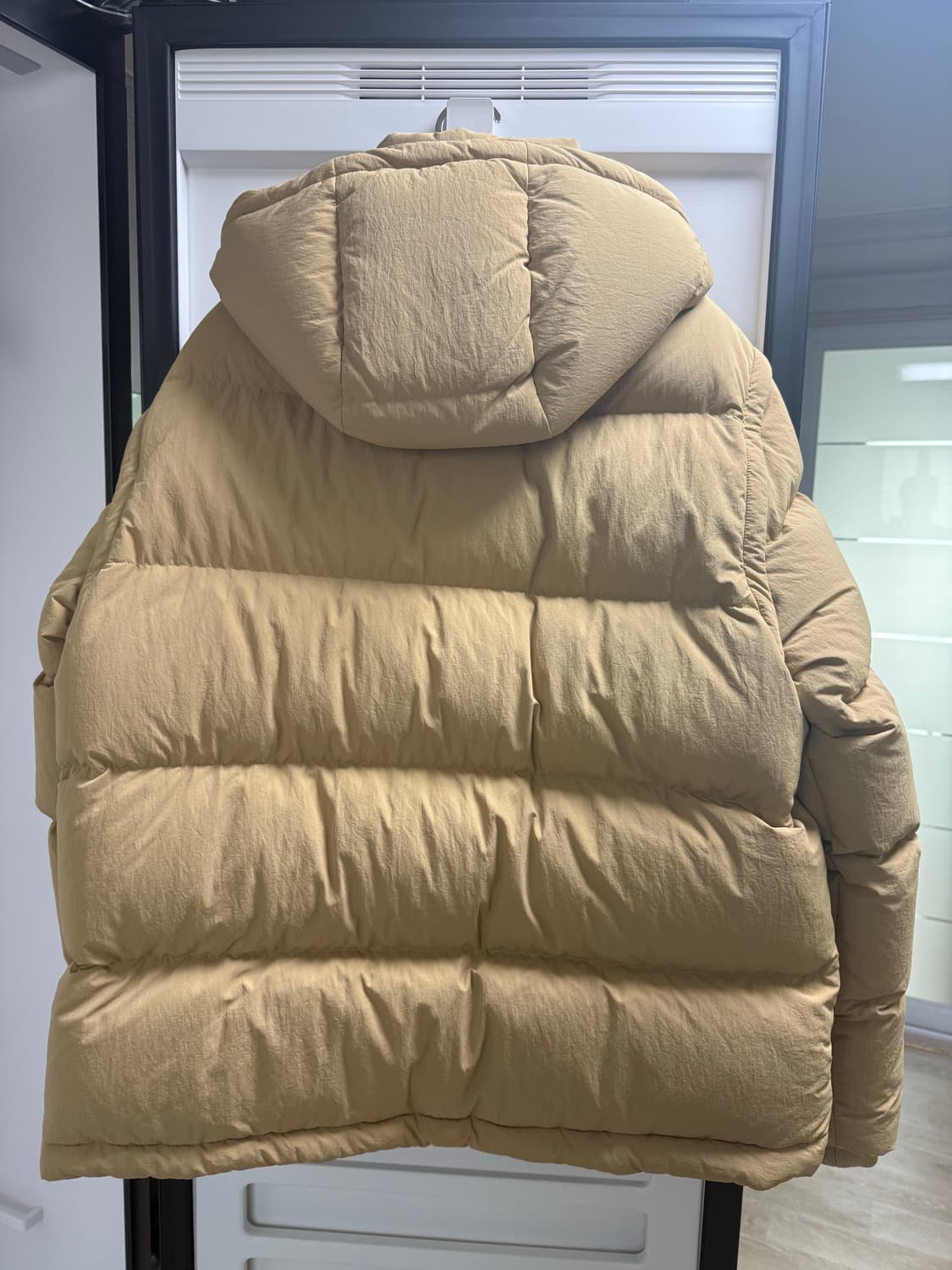 24fw 버버리 베이지 패딩 판매 상품이미지2