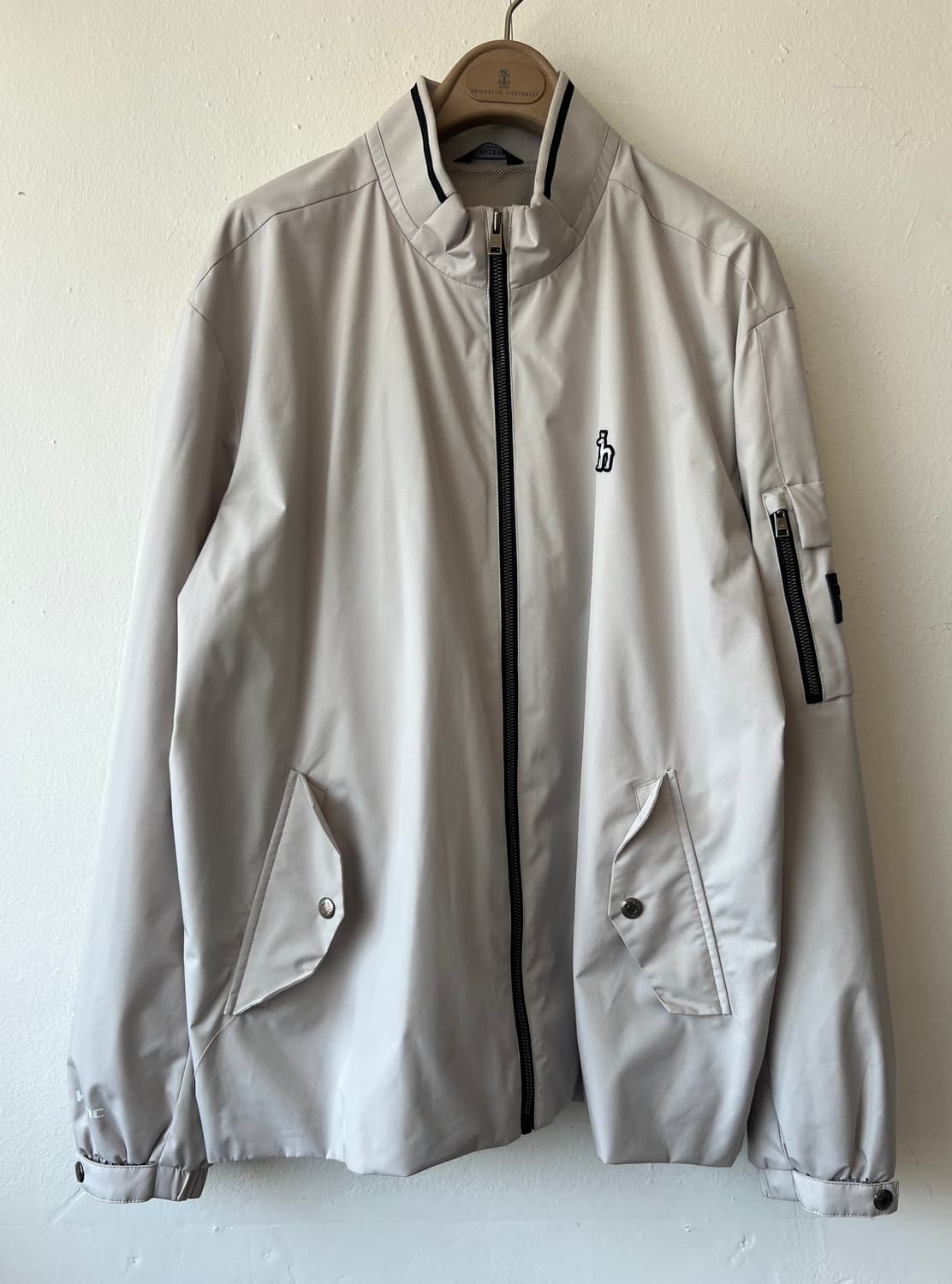 헤지스골프 남성 베이지 매쉬바람막이점퍼
 상품이미지1