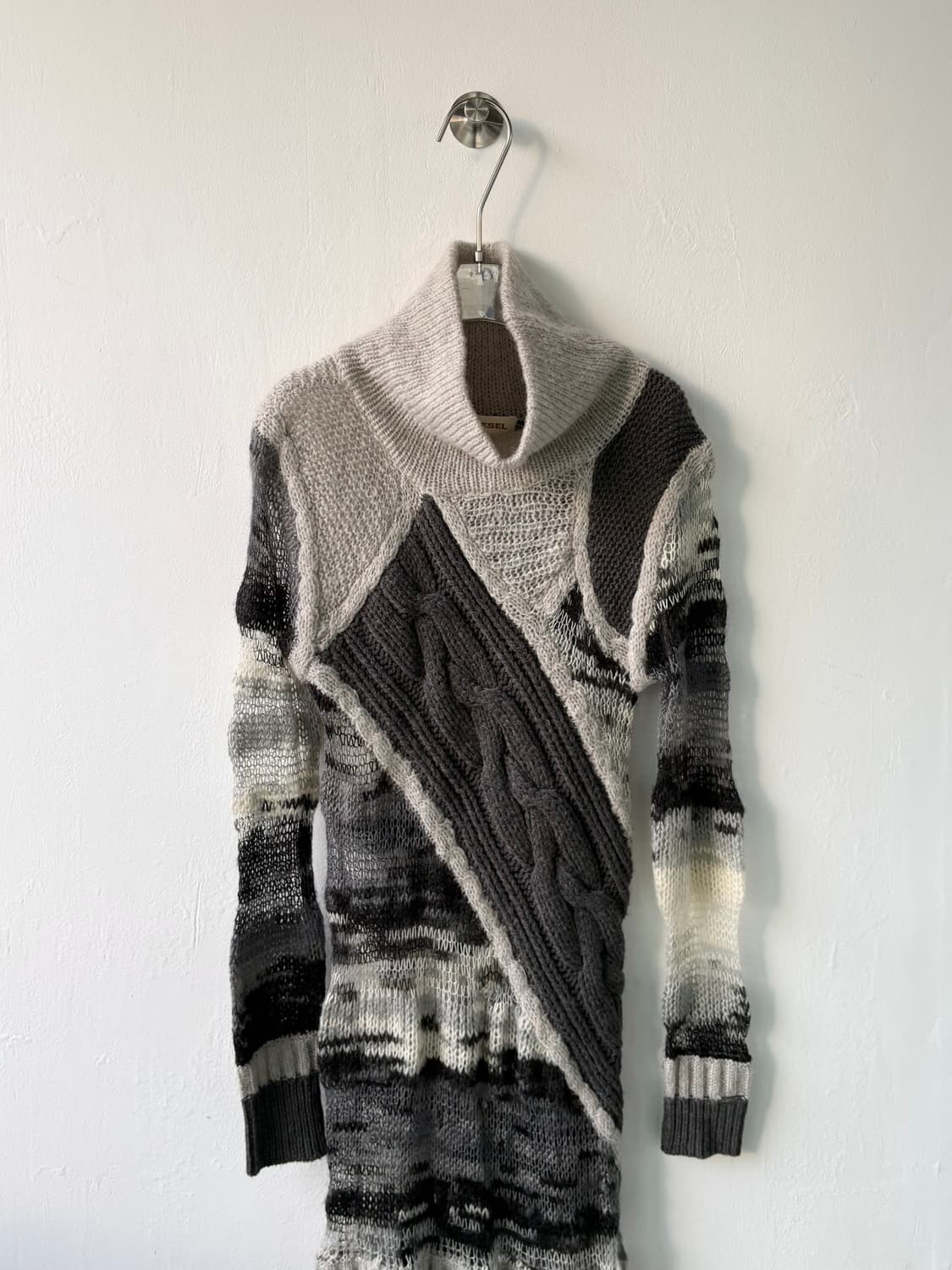 디젤 믹스 패브릭 롱 스웨터 상품이미지2