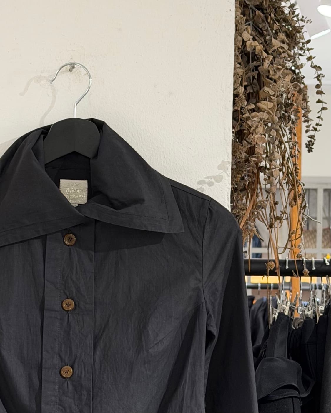 비비안웨스트우드 블랙 드렁큰 셔링 셔츠 상품이미지3