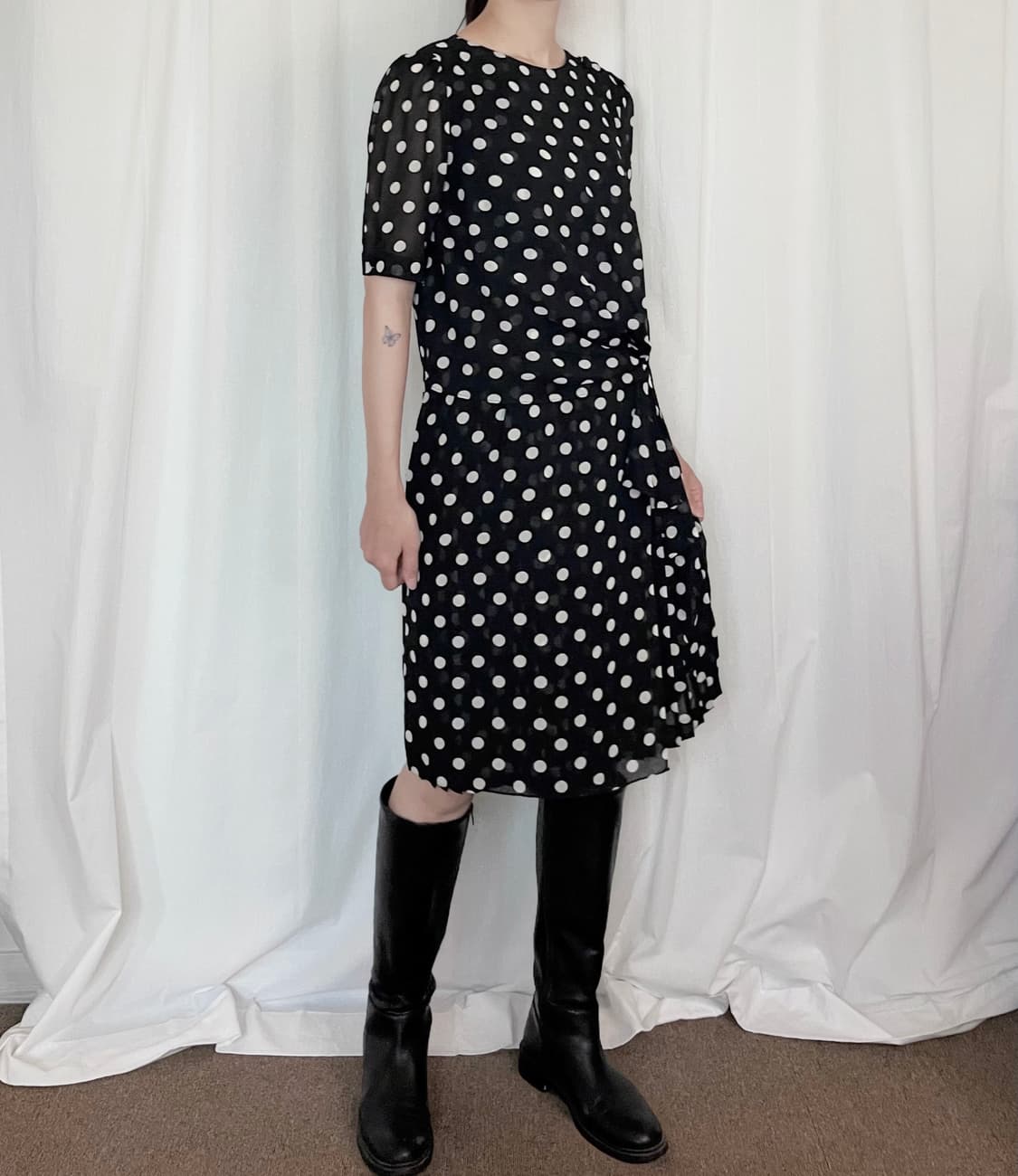 Pleated Wrap Dot Midi Dress - Black 상품이미지1