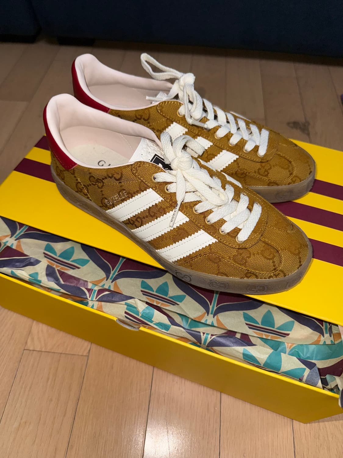 Gucci x Adidas 가젤 240 상품이미지1