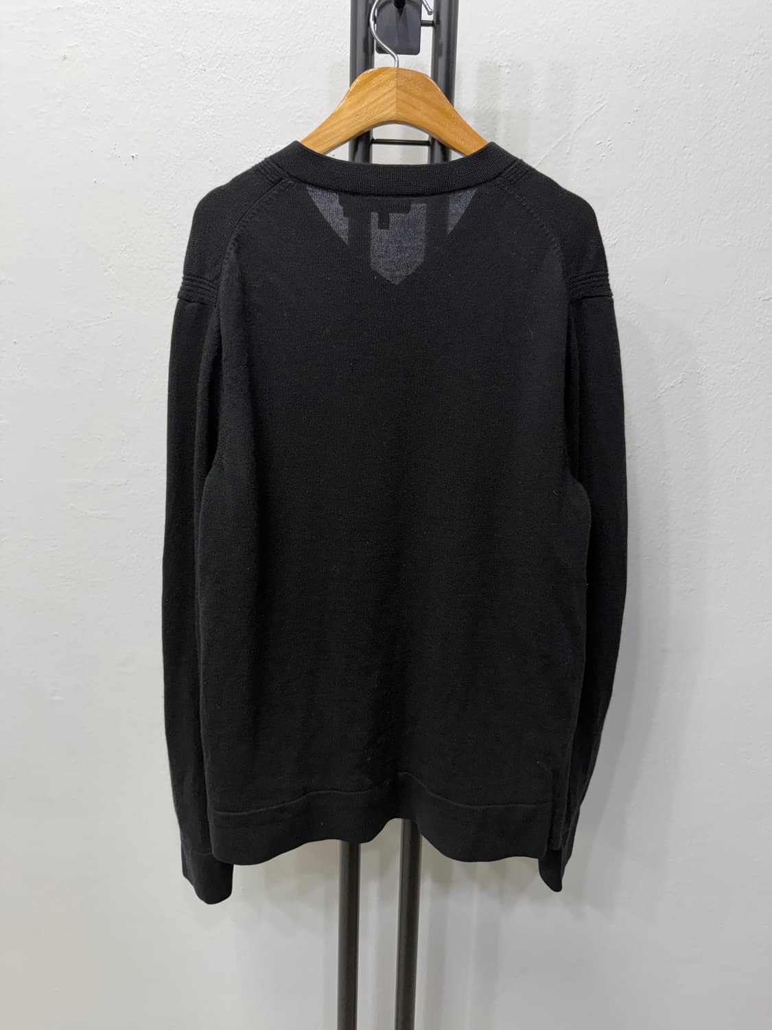 정품) Theory 띠어리 블랙 브이넥 니트 L  상품이미지4