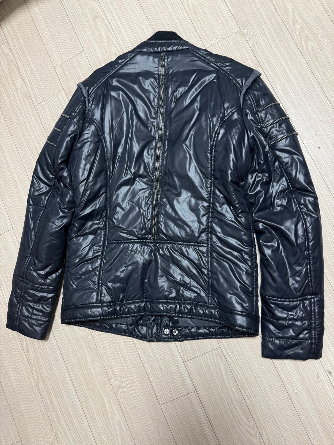 디젤 해체주의 지퍼 디테일 나일론 바이커 경량패딩 상품이미지4