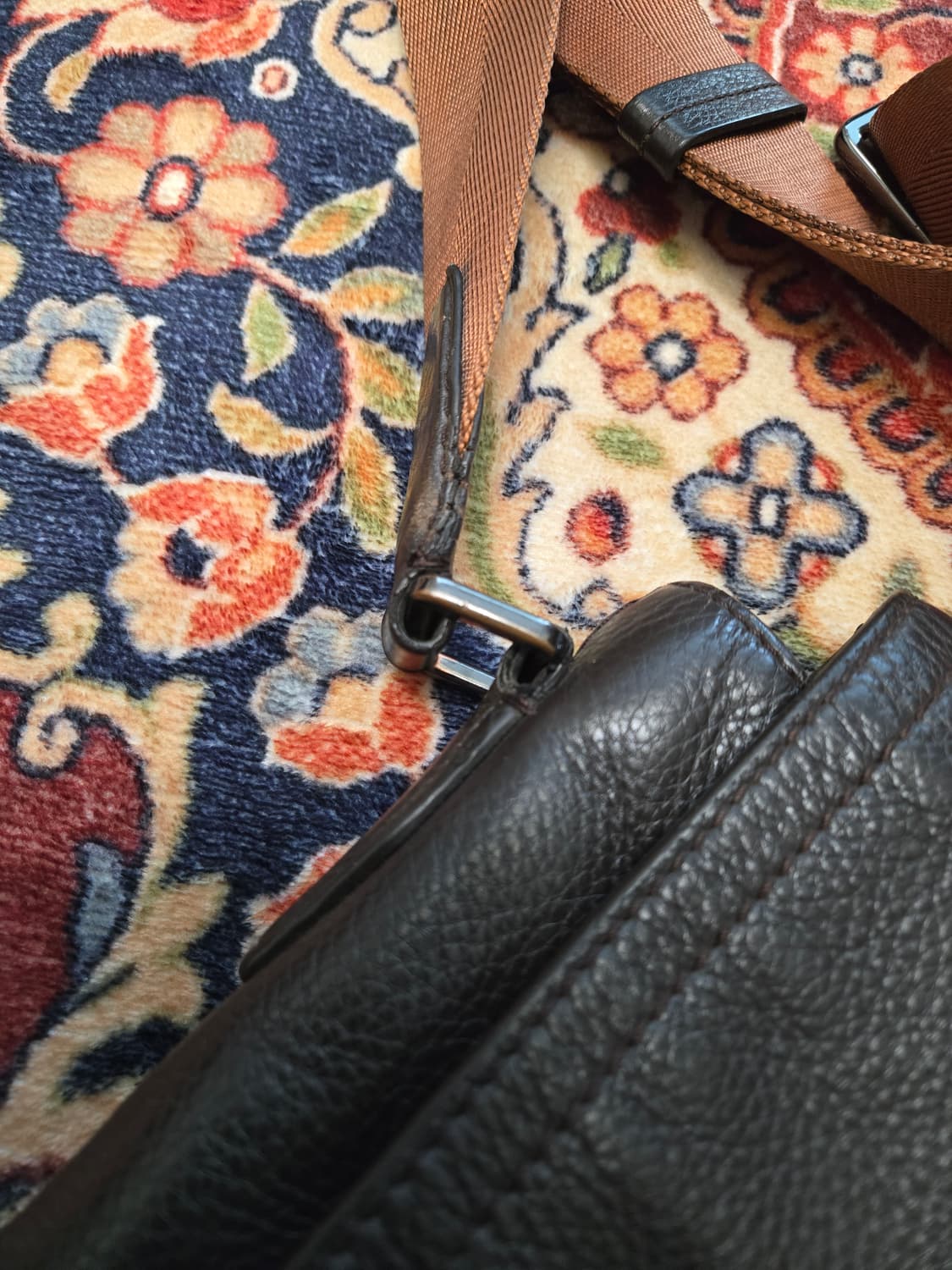 휴고보스(HUGO BOSS) 미니멀 로고 크로스백 상품이미지4