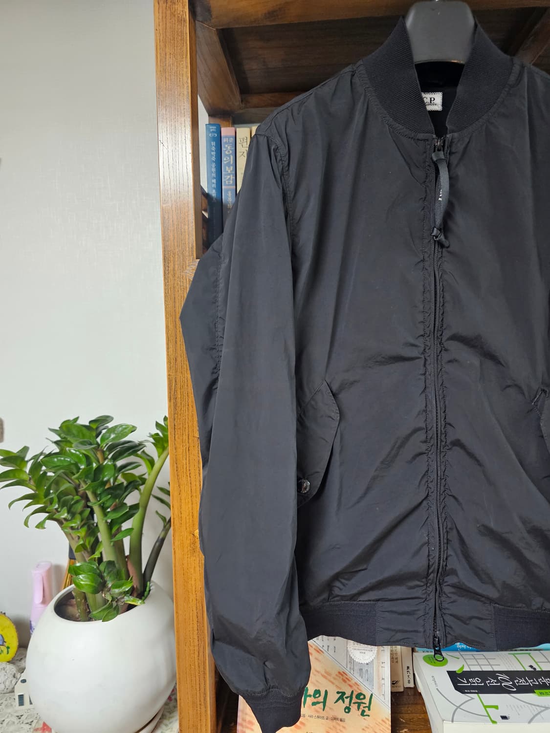 씨피컴퍼니 봄버 나일론 자켓 팔아요 cp 95 100 ma1 마원  바람 상품이미지4