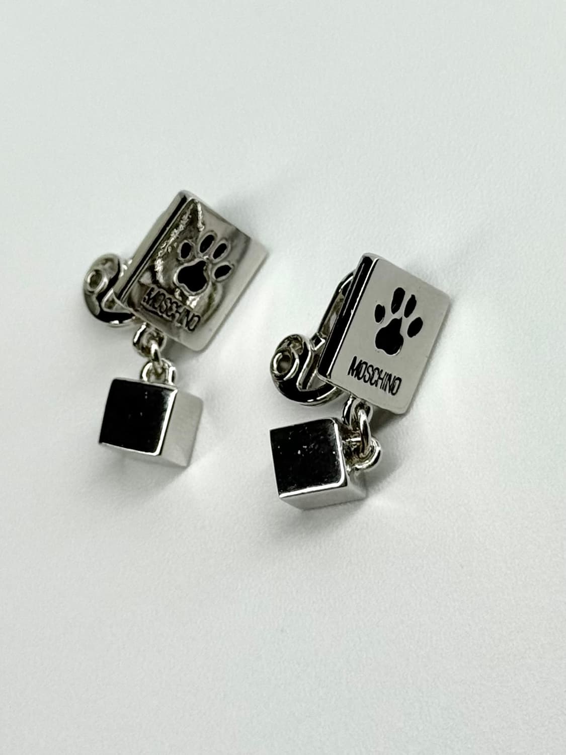 MOSCHINO clip earrings 상품이미지1