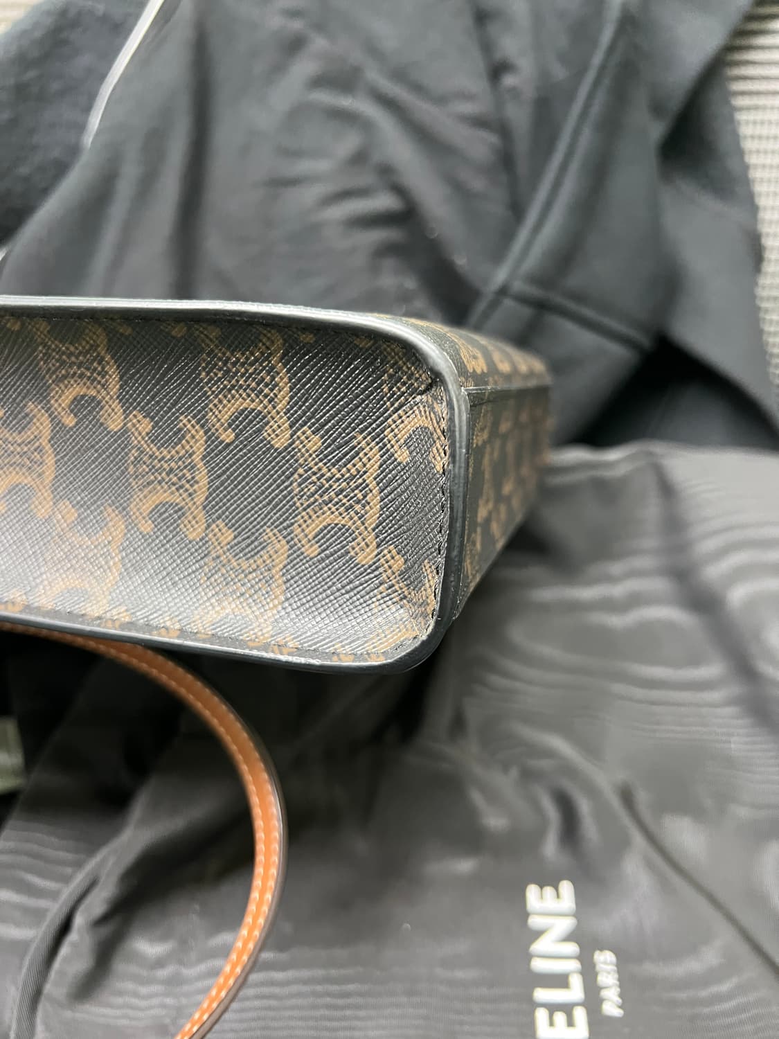 셀린느 카바스 트리옹프 버티컬 미니백 크로스백 상품이미지4