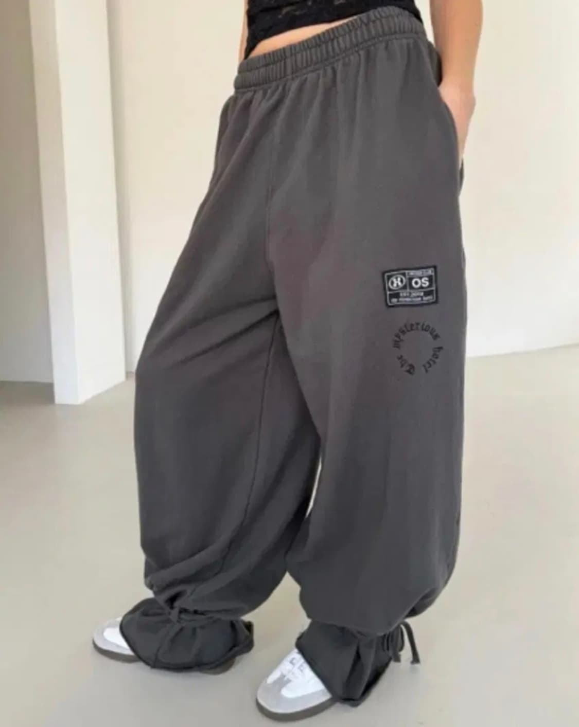 더미스테리어스호텔 데미지 트레이닝 팬츠  상품이미지1