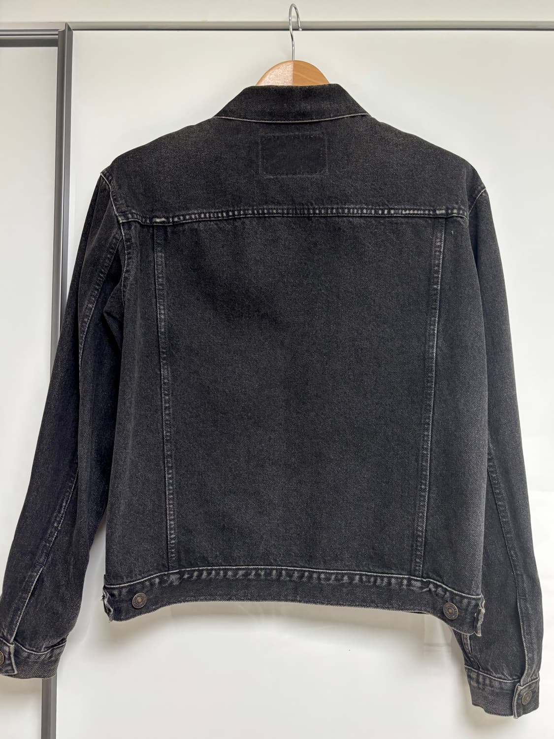 리바이스 70506 Black Trucker Jacket (100) 상품이미지2