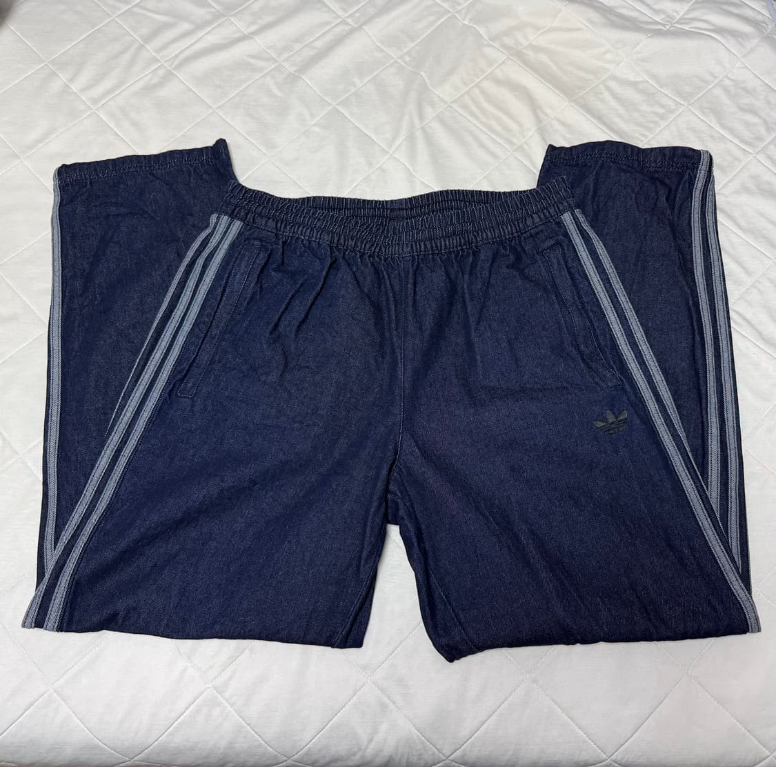 아디다스 트랙 데님 팬츠 스톤 adidas 상품이미지2