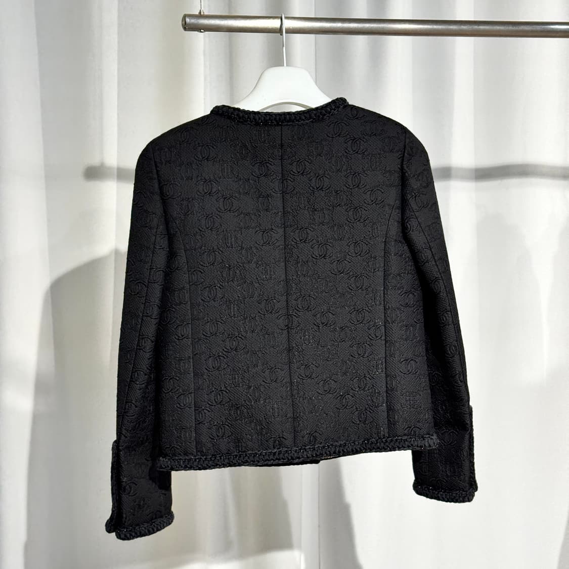 [36/한정판] 샤넬 21A CC로고 자카드 트위드 금장버튼 여성자켓 상품이미지6