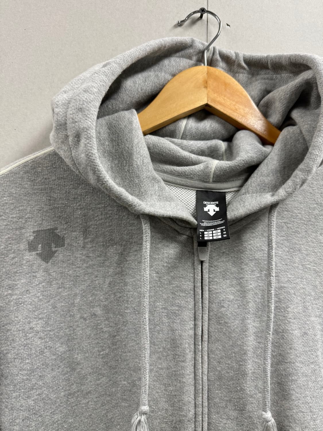 남성 100 / 데상트 후드집업 그레이 상품이미지4
