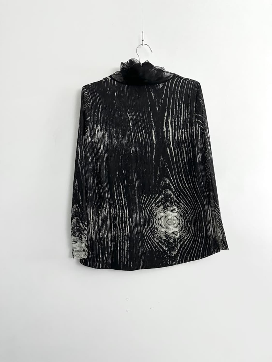 Queen sheer wood pattern top / black 상품이미지4
