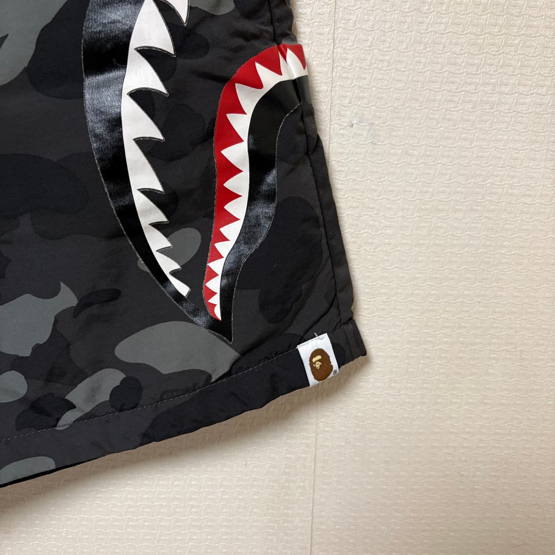 베이프 샤크 흑계 나일론 쇼츠 상품이미지2