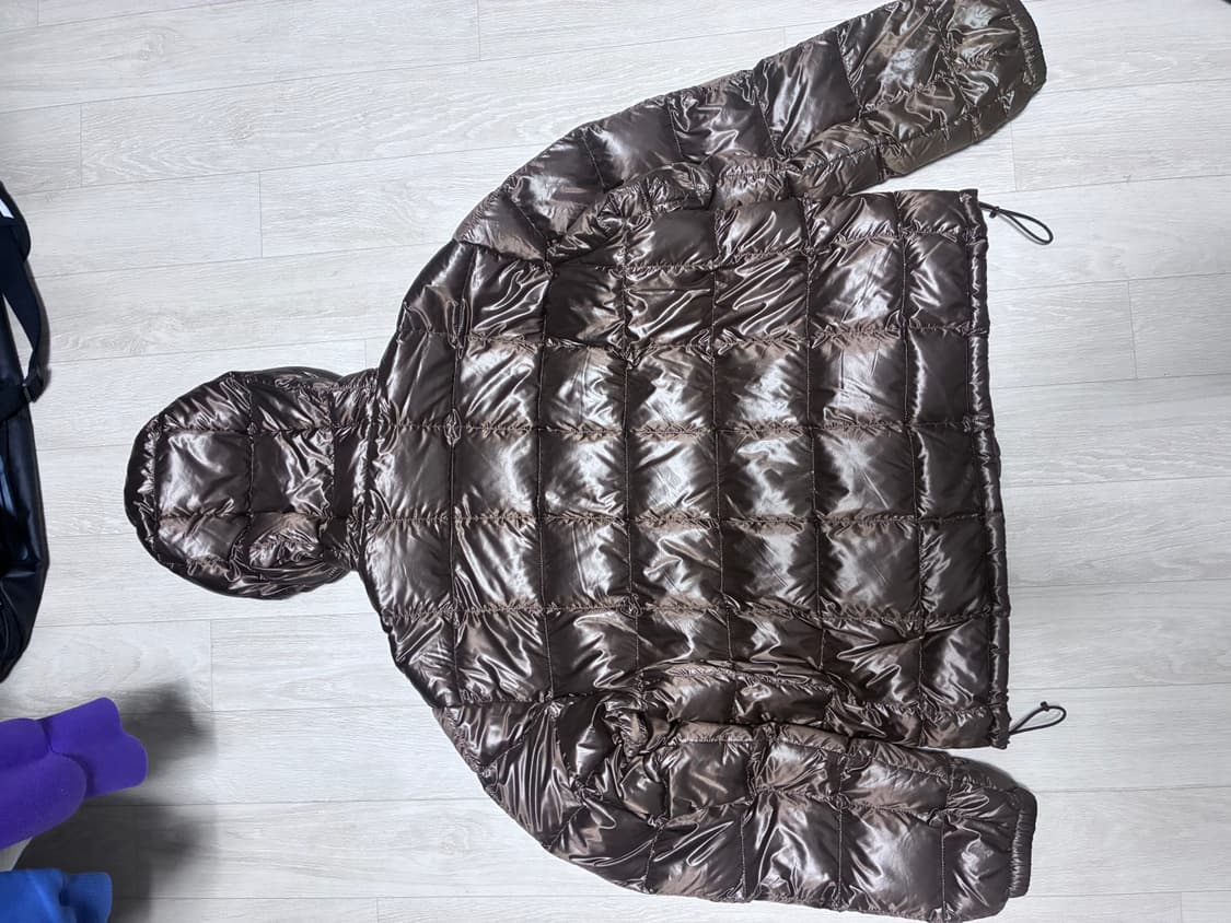 스투시 패딩 팝니다 상품이미지3