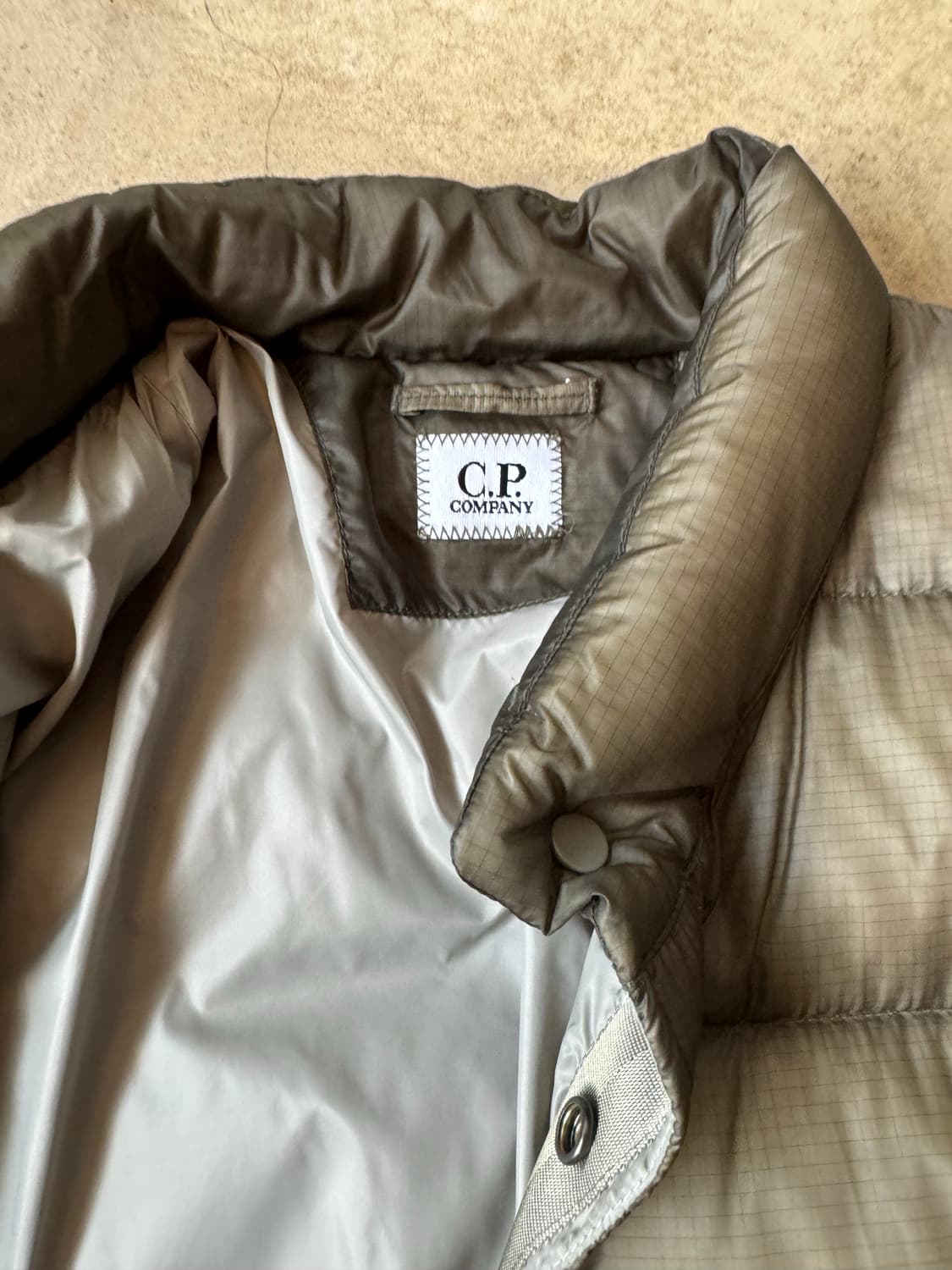 CP Compnay 씨피 컴퍼니 다운 패딩 자켓 상품이미지4