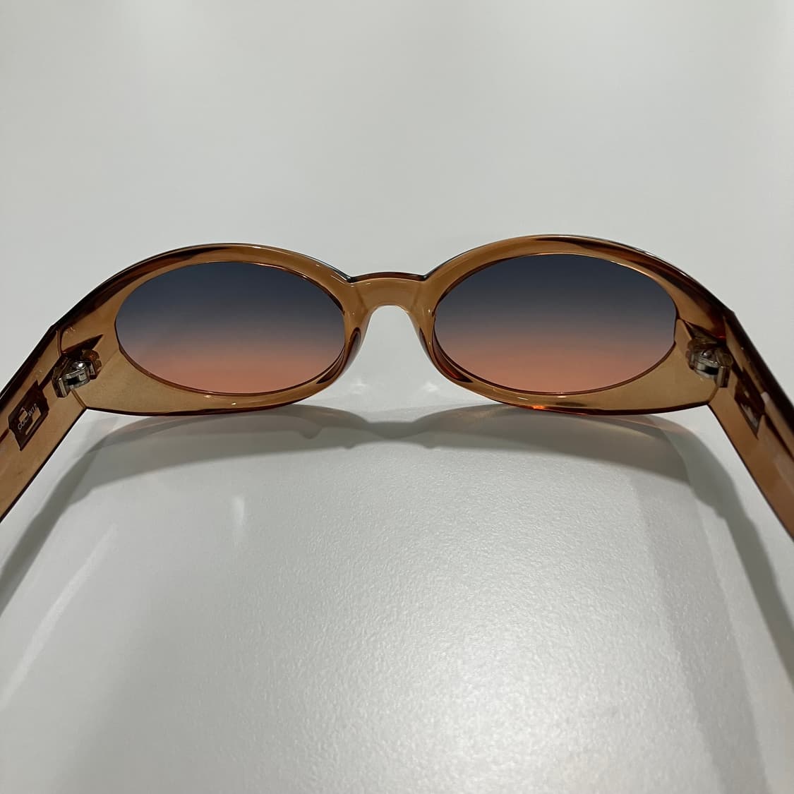 FENDI 펜디 주카로고 오발 선글라스 상품이미지4
