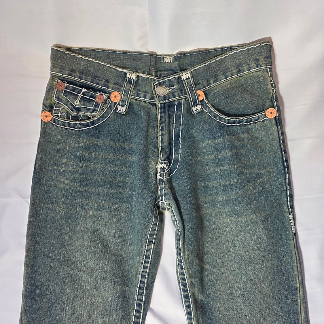 [34]트루릴리전 USA 화이트 스티치 부츠컷 데님 팬츠 상품이미지2