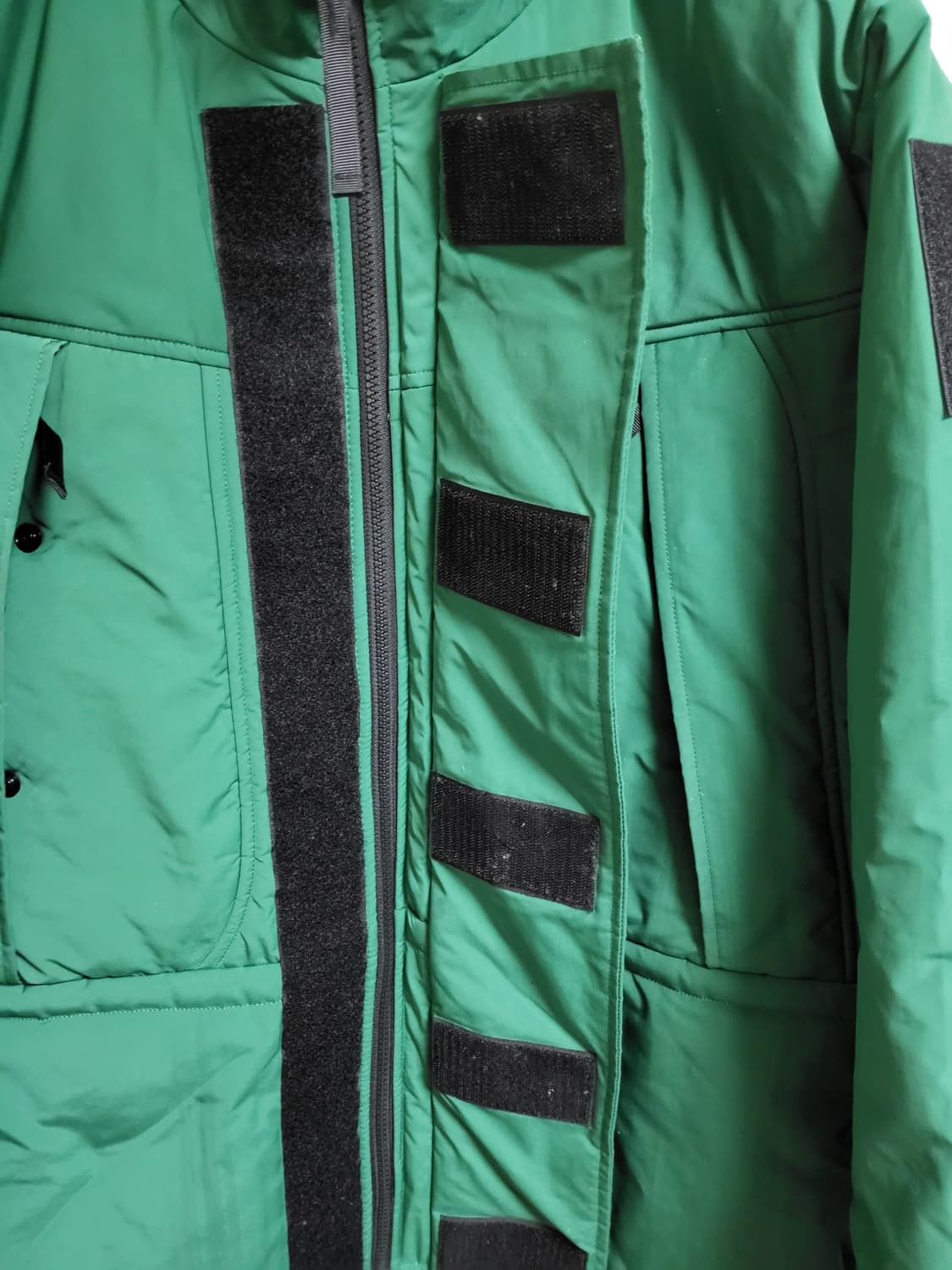 오니츠카타이거 패딩 상품이미지7