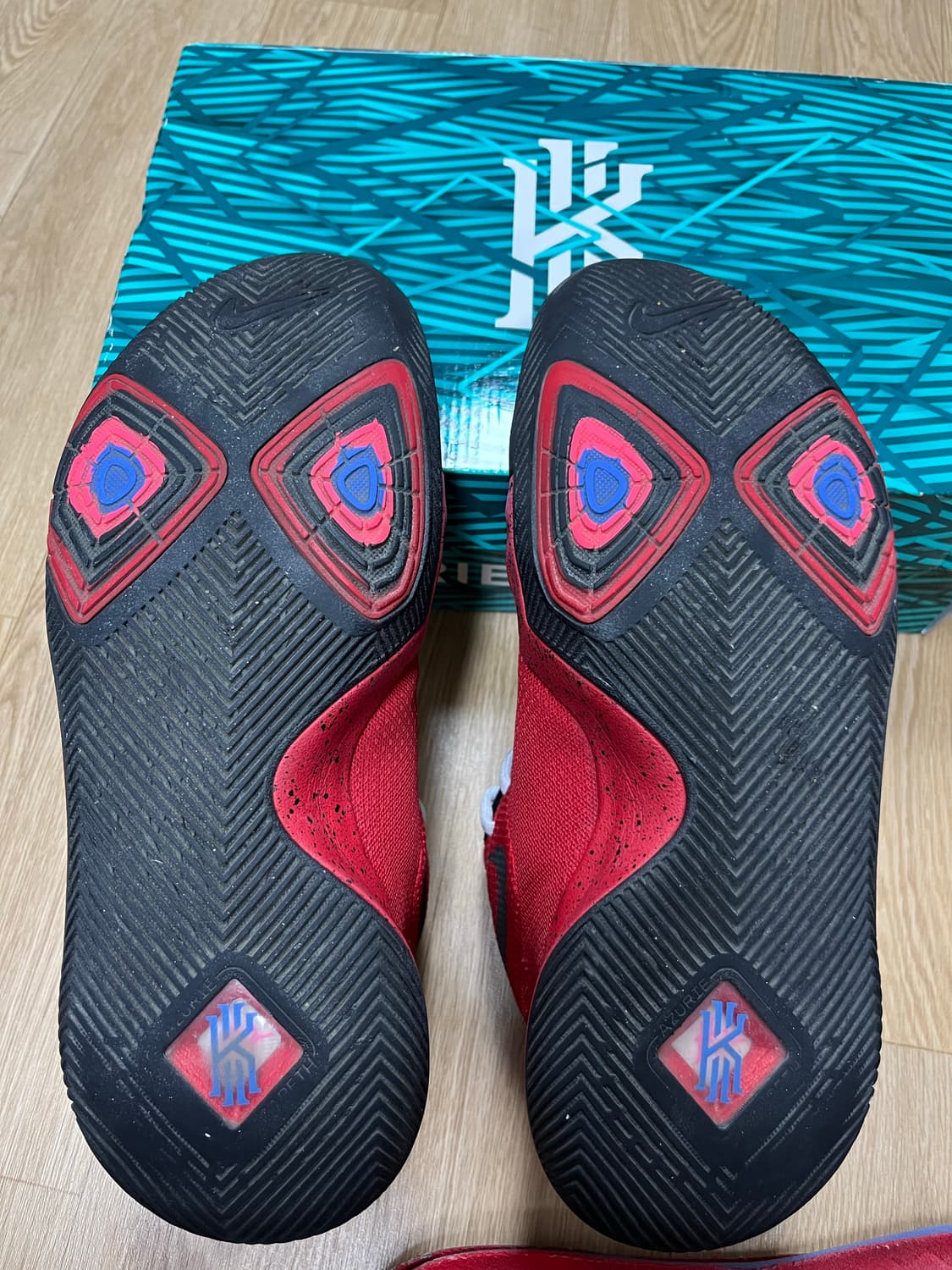 나이키 카이리3 260 유니버시티 레드 상품이미지6