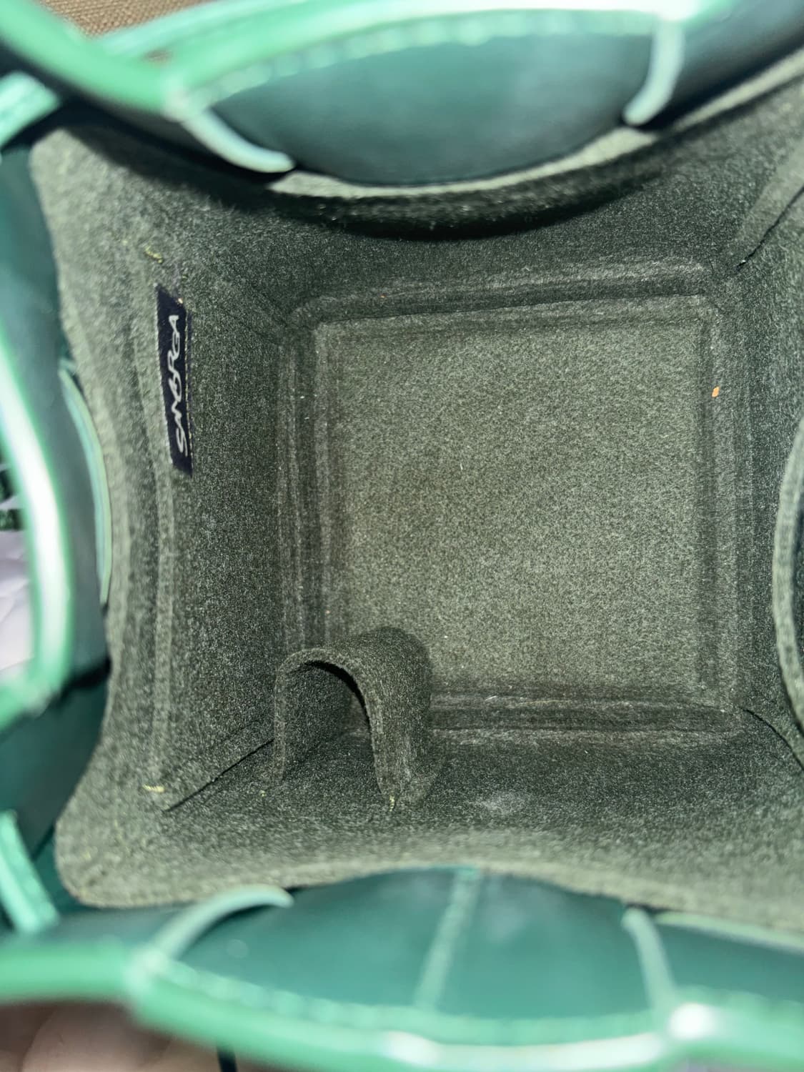 보테가베네타 버킷 크로스백 상품이미지3