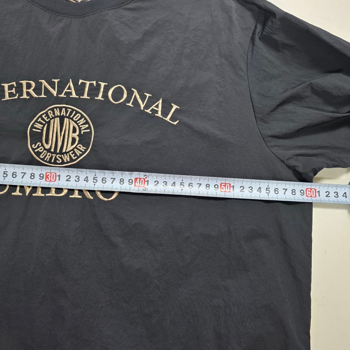 0194 엄브로 아치레터링 자수 피스테 블랙 S 상품이미지5