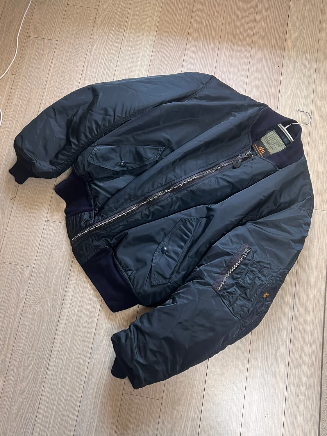 [USA] 알파 인더스트리 MA-1 항공점퍼 (L / navy) 상품이미지4