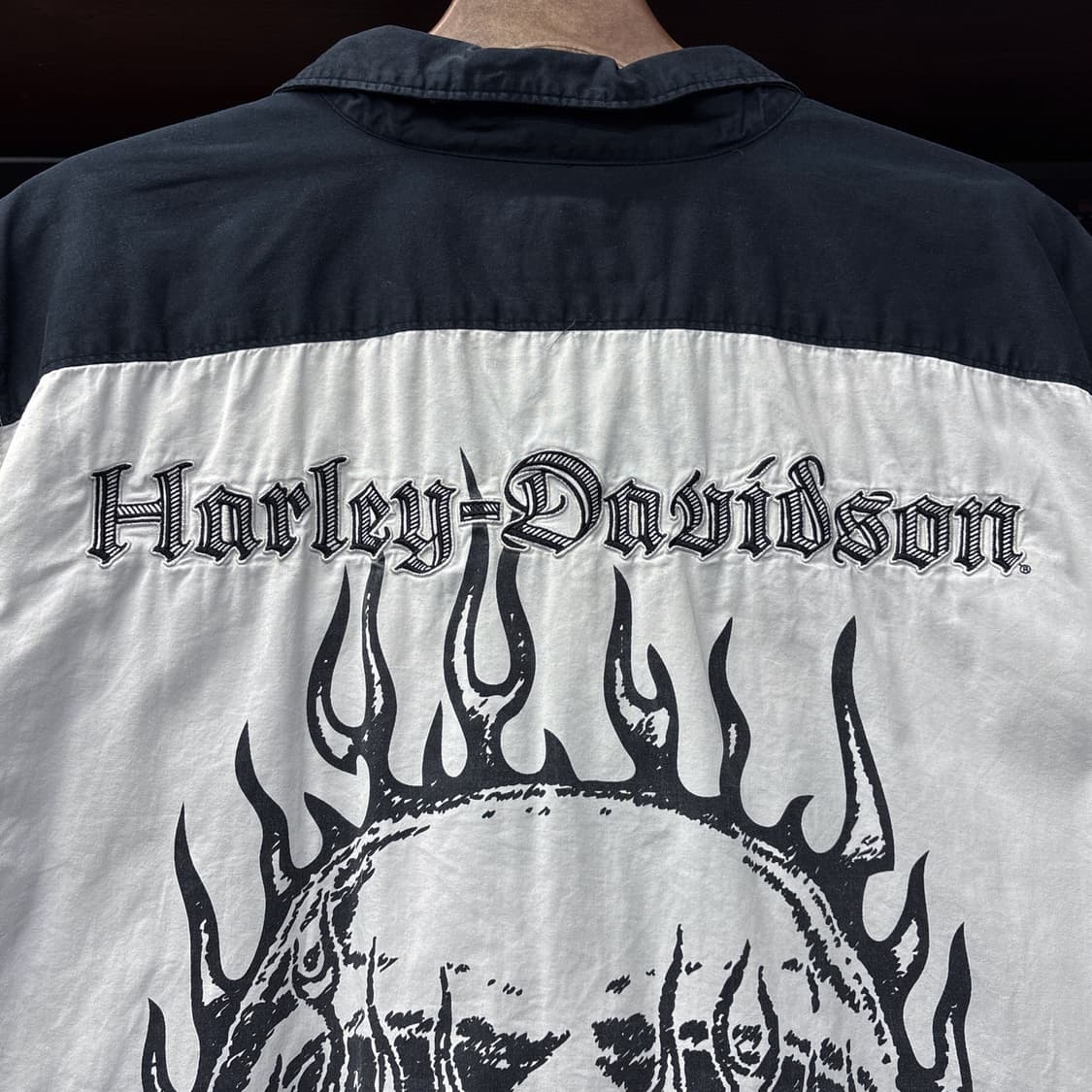 00s 할리데이비슨 빅 플레임 스컬 고딕 레터링 바이커 셔츠 N1187 상품이미지5