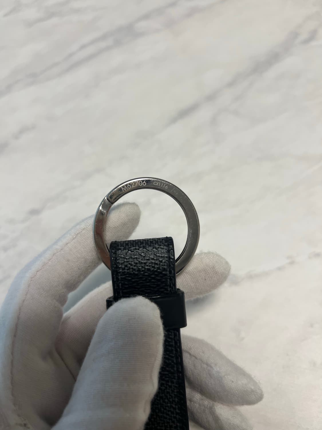 루이비통 LV 드라곤느 키 홀더 M62706 상품이미지3