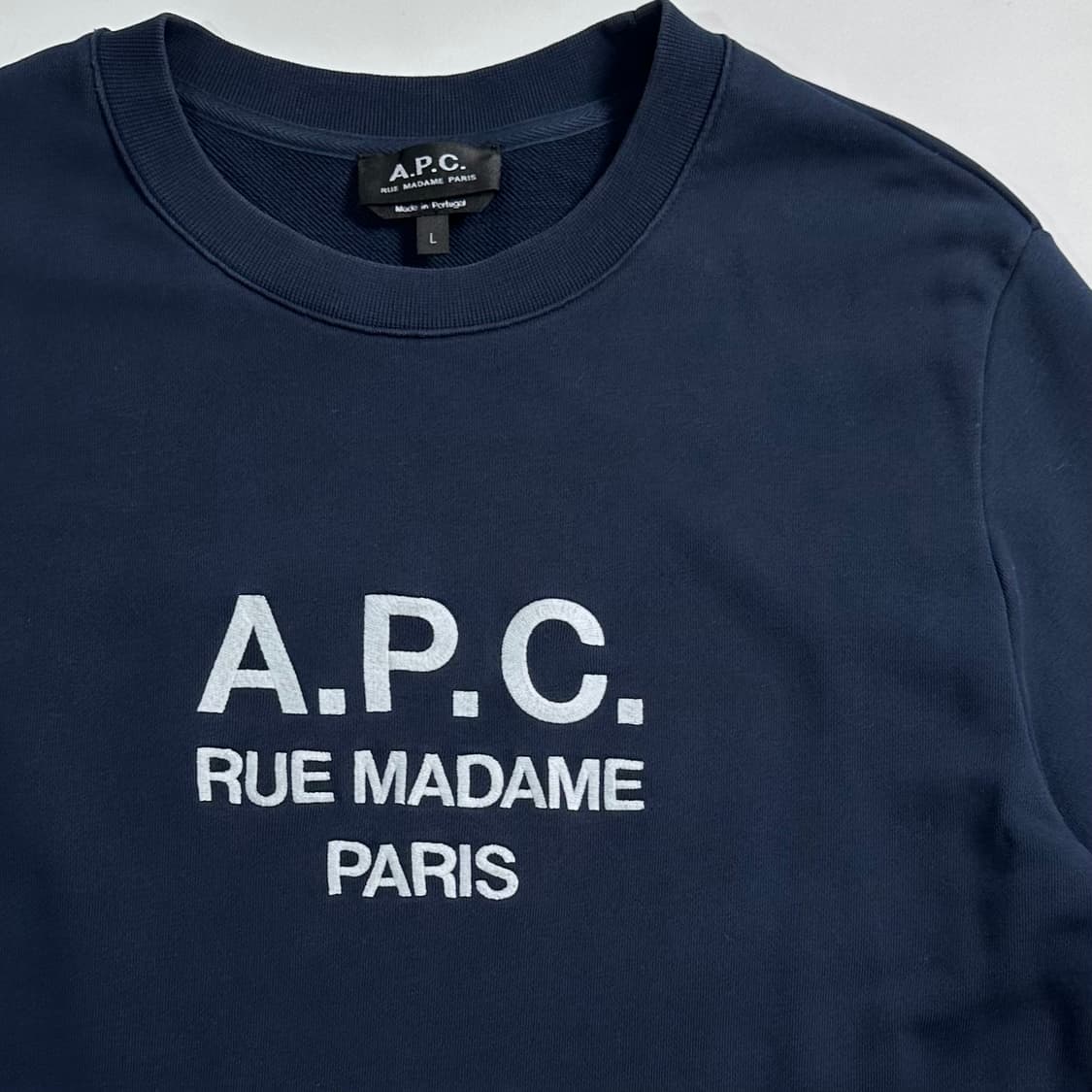 APC 아페쎄 로고 네이비 맨투맨 상품이미지3