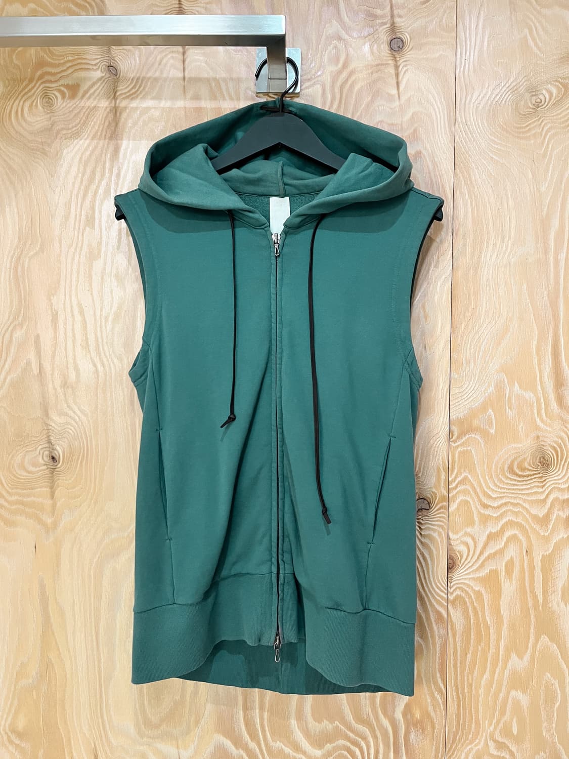 어태치먼트 슬리브리스 집 후디 베스트 상품이미지1