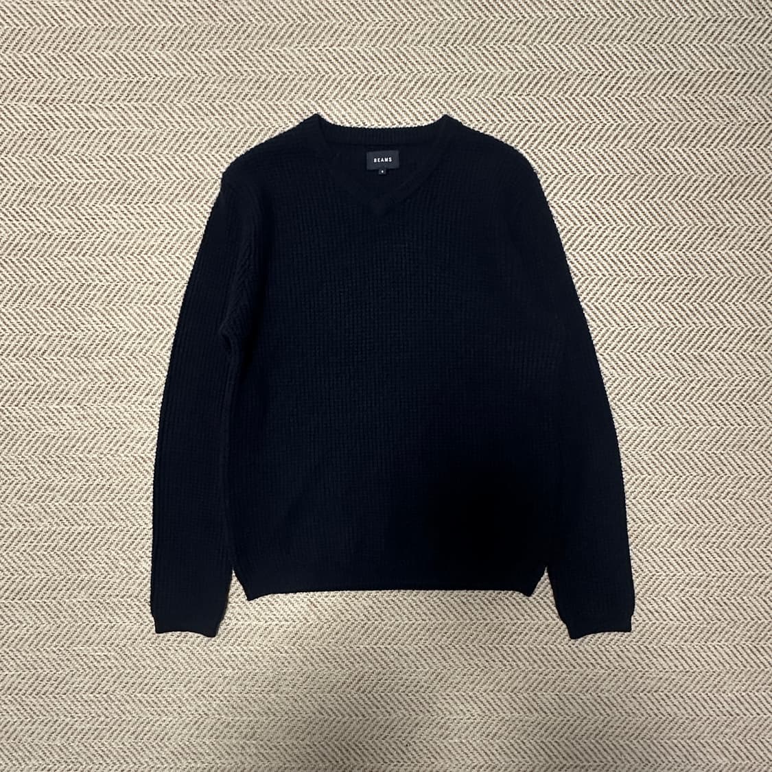 BEAMS knit sweater navy 상품이미지1
