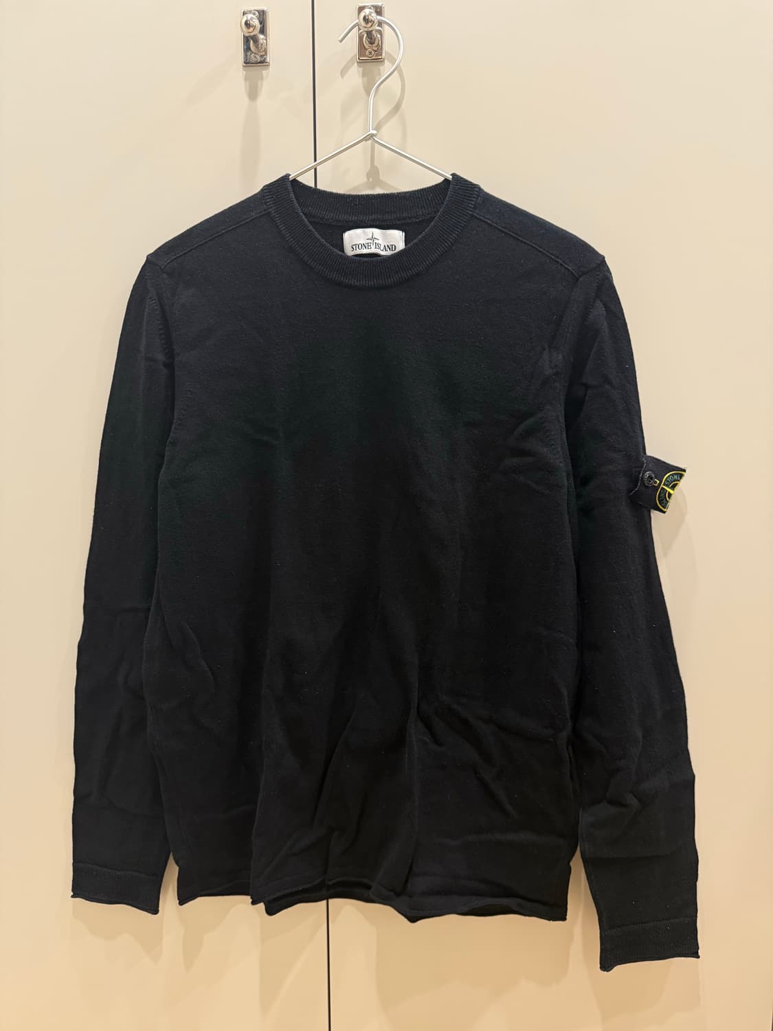 [L] 스톤아일랜드 블랙 패치 니트 상품이미지1