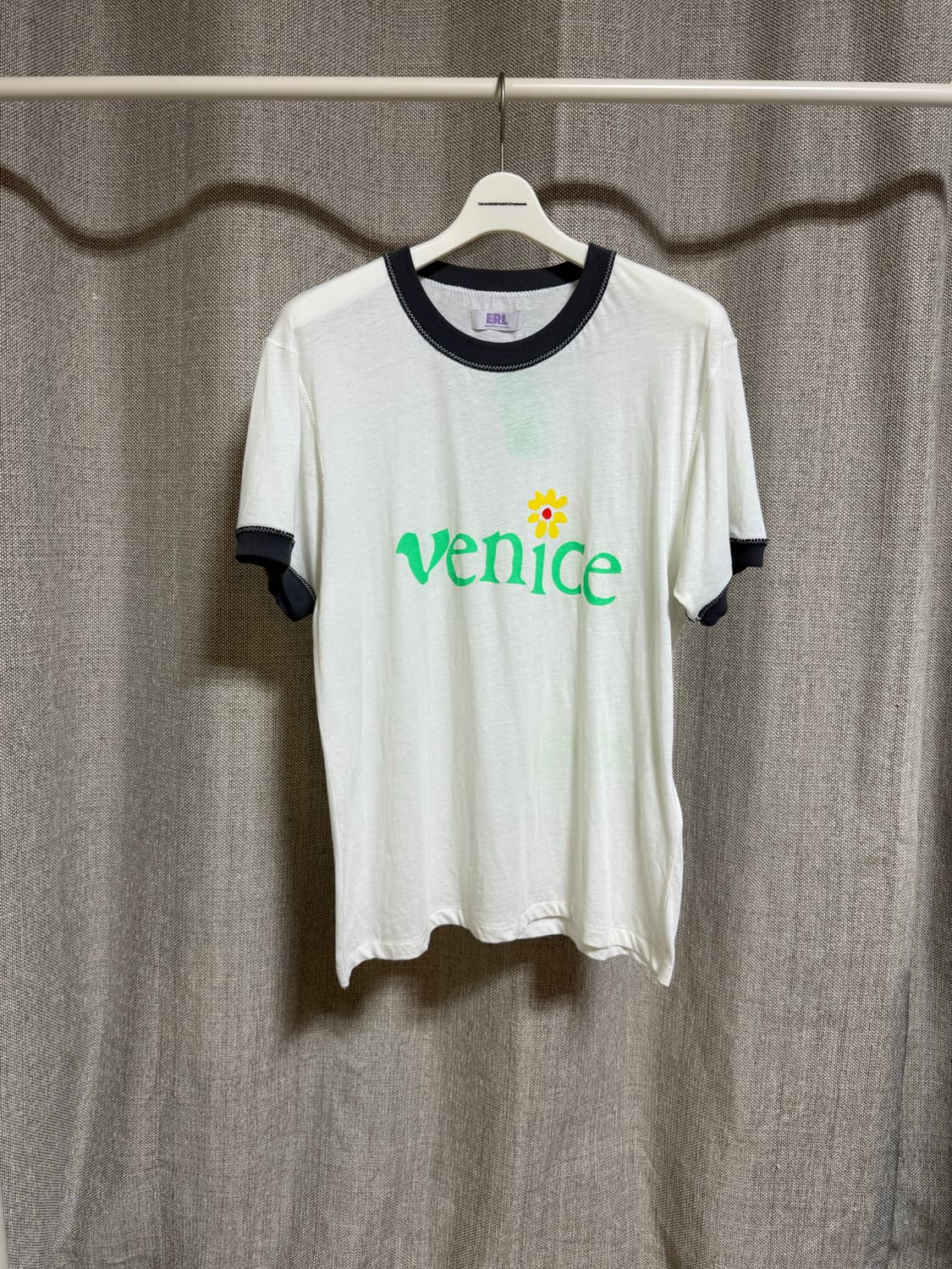 [L] ERL Venice 링거 티셔츠 화이트 상품이미지4