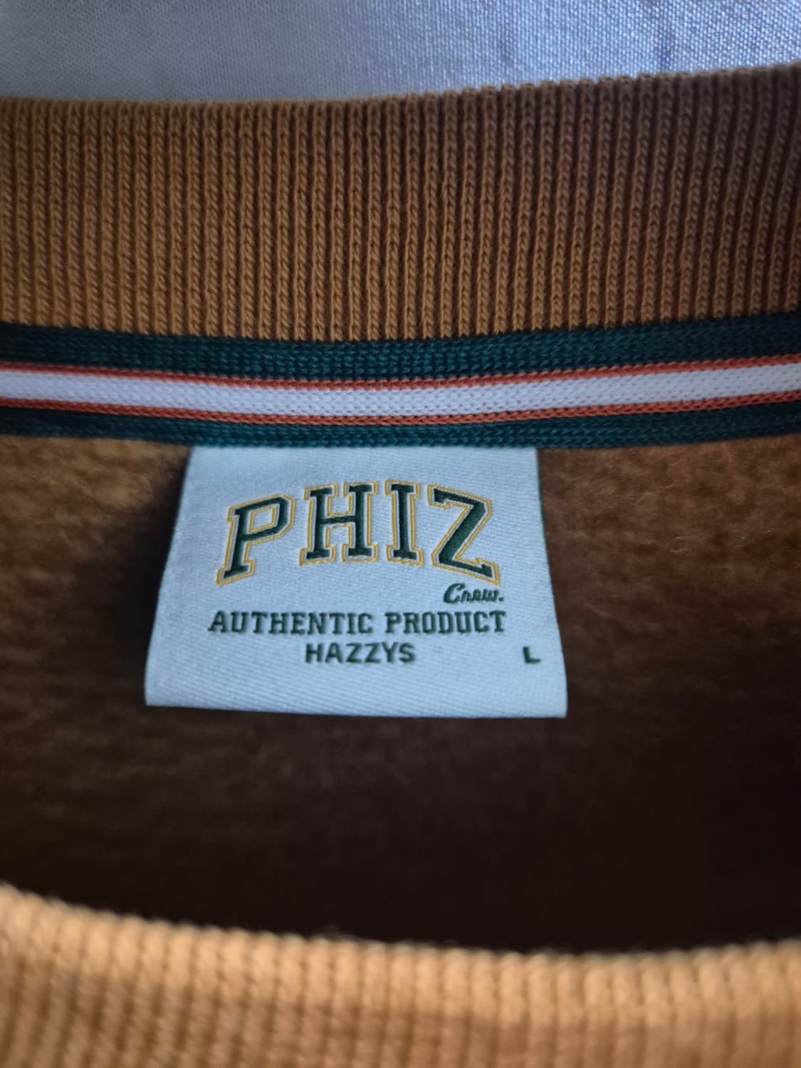 [헤지스 피즈]  웜 라이트 스몰 로고 맨투맨 상품이미지6