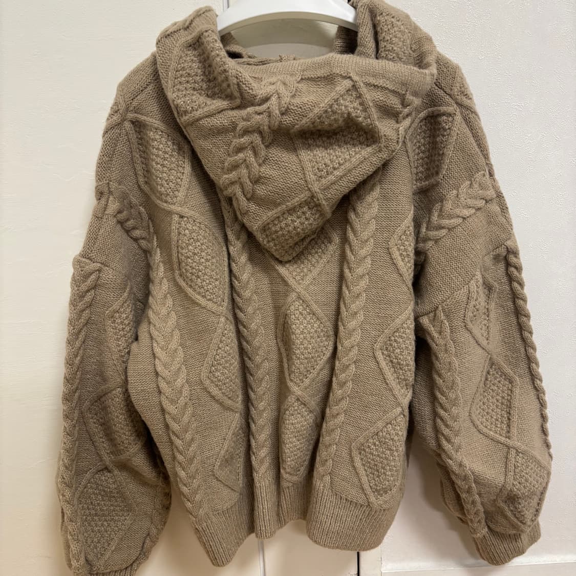 새상품 마지 오트 트위스트 버튼 후드 가디건 상품이미지5