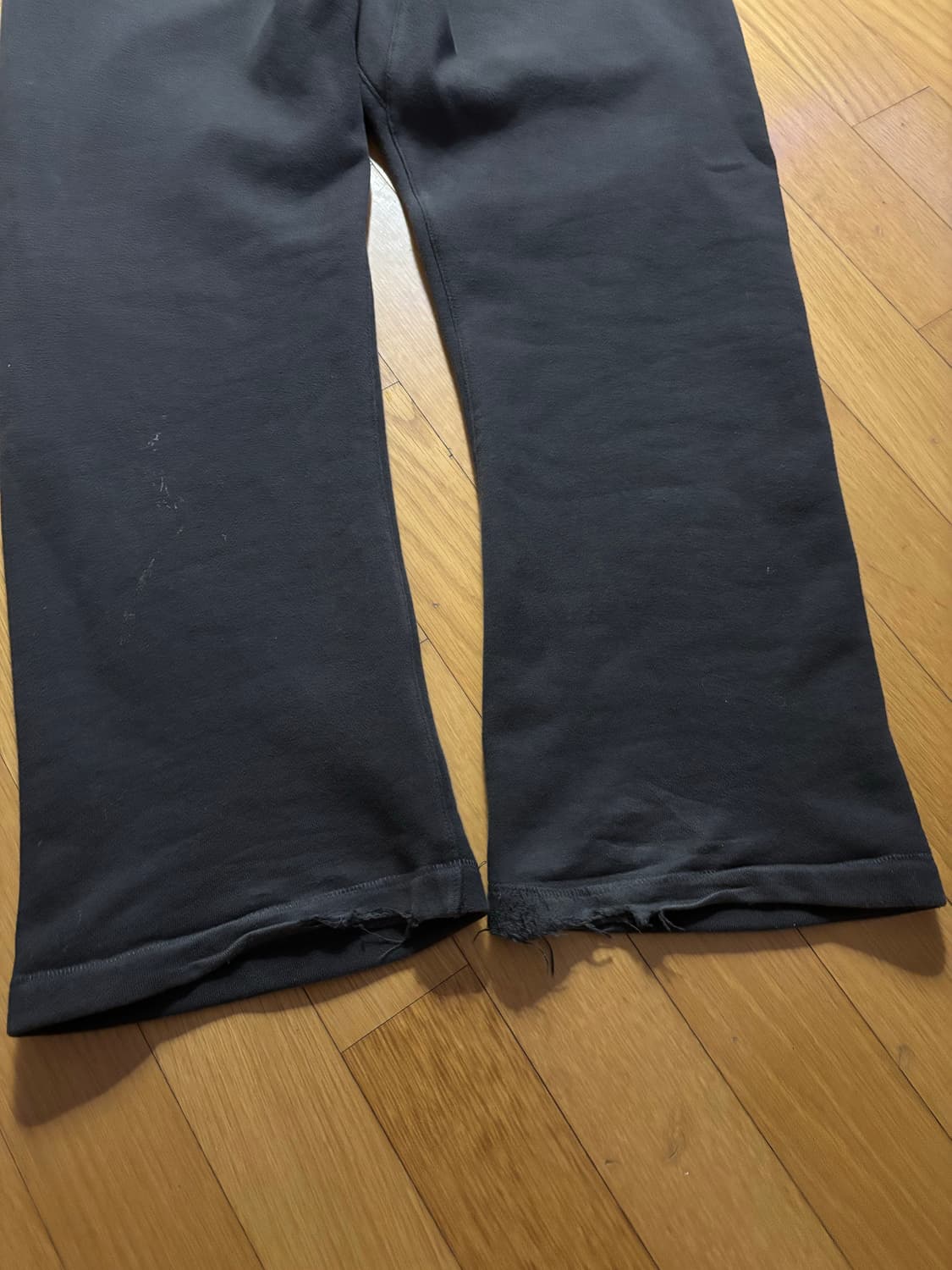 에센셜 릴렉스드 1977 스웻팬츠 차콜 M 상품이미지3