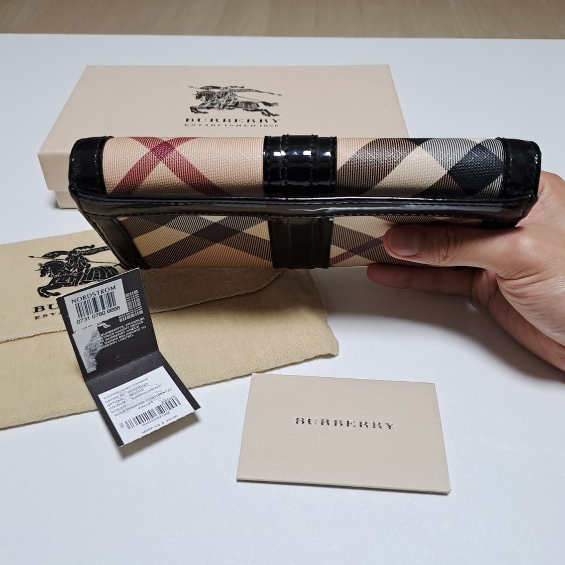 [100%/정품] 버버리 체크 장지갑 블랙 에나멜, 정품 택 박스 포함 상품이미지9