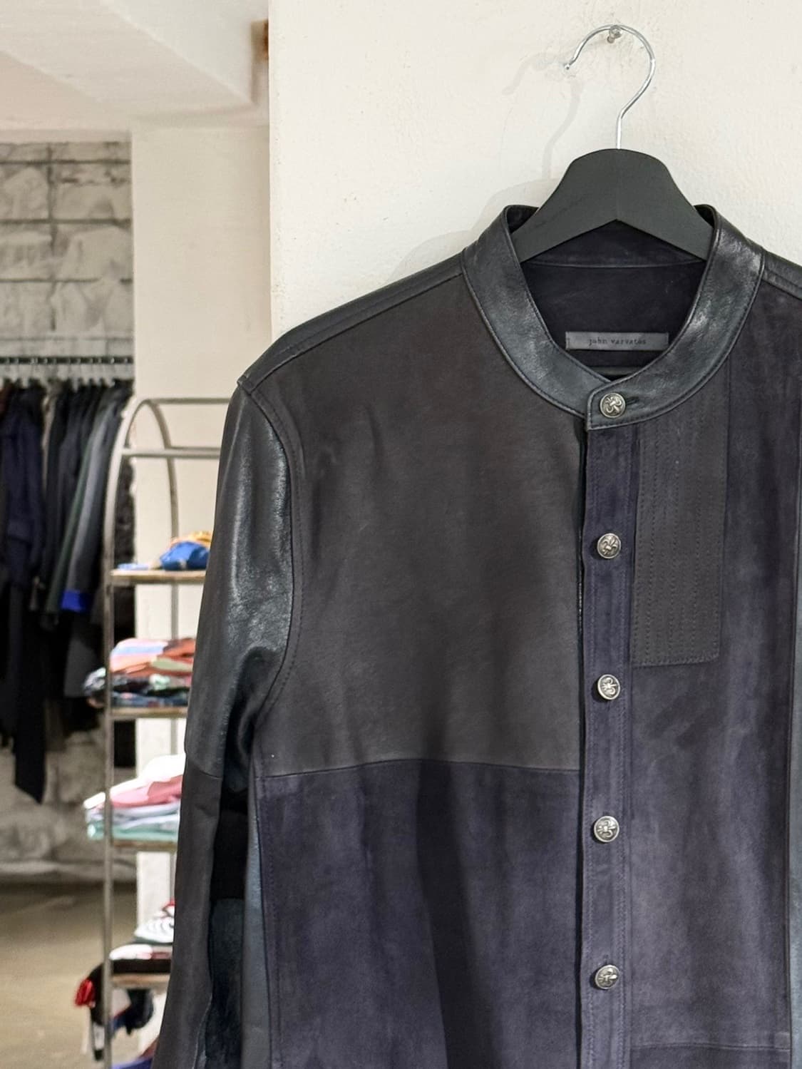 존바바토스 네이비 리얼레더 스웨이드 셔츠 자켓 상품이미지2