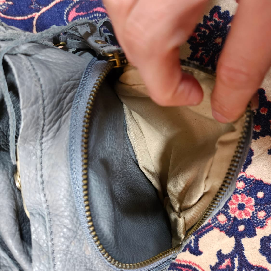 (새상품)써스데이아일랜드 보헤미안 테슬 가죽 미니 크로스백 상품이미지3