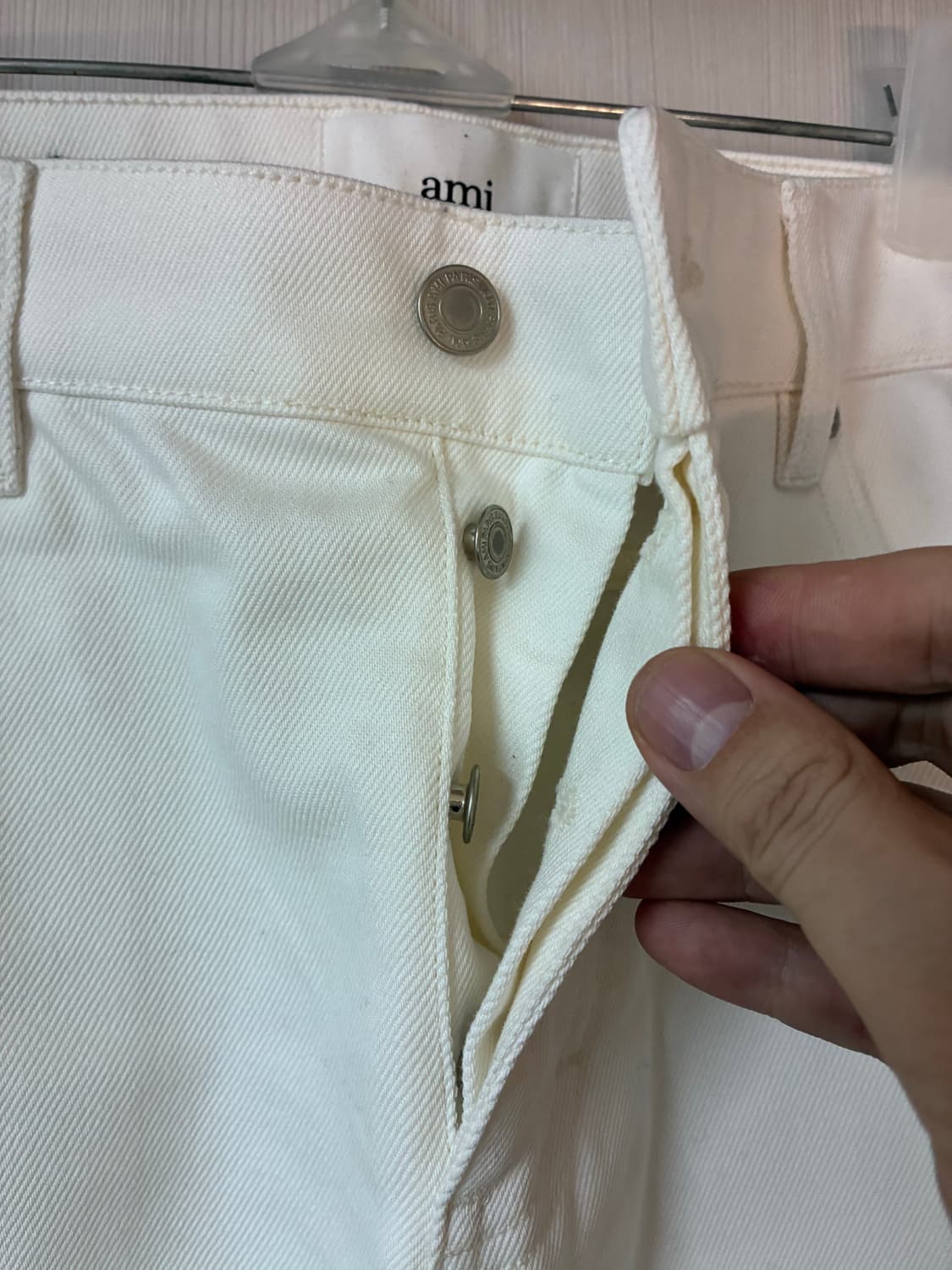 새제품) 아미 Tapered Jeans 회이트 데님 팬츠 상품이미지6