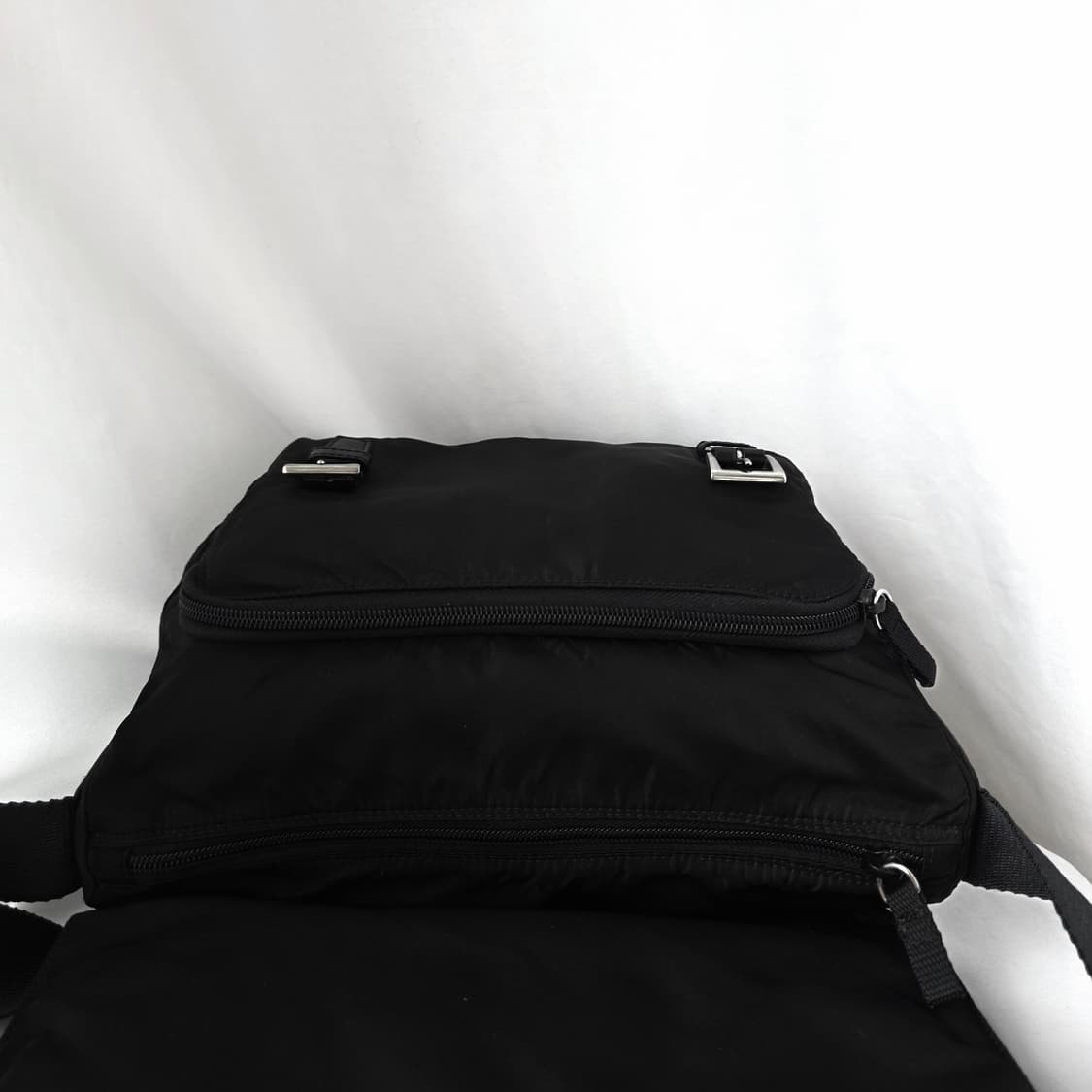 [정품 PRADA] 프라다 투포켓 나일론 크로스백 메신저백 남녀공용 상품이미지8