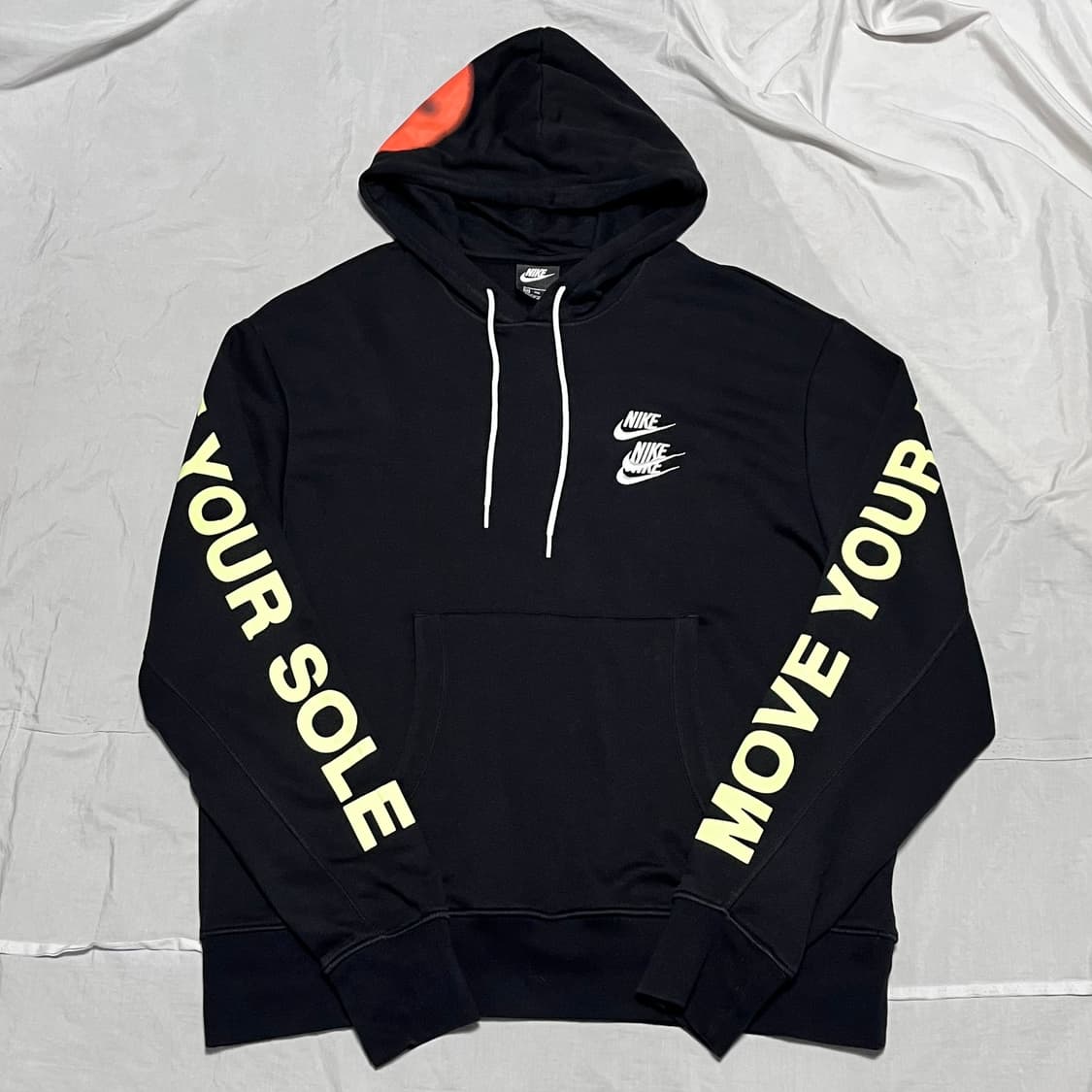 나이키 멀티스우시 월드투어 백프린팅 블랙 후드티 상품이미지2