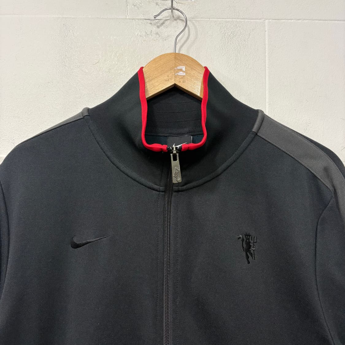 나이키 맨체스터 유나이티드 올드스쿨 트랙탑 상품이미지2