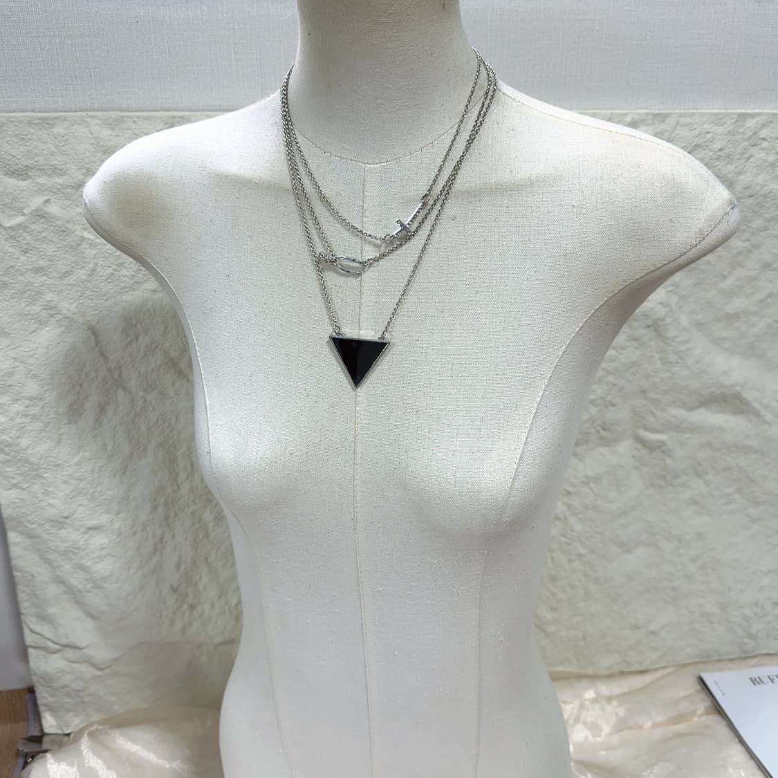 빈티지 십자가 음차 에나멜 레이어드 목걸이 상품이미지1