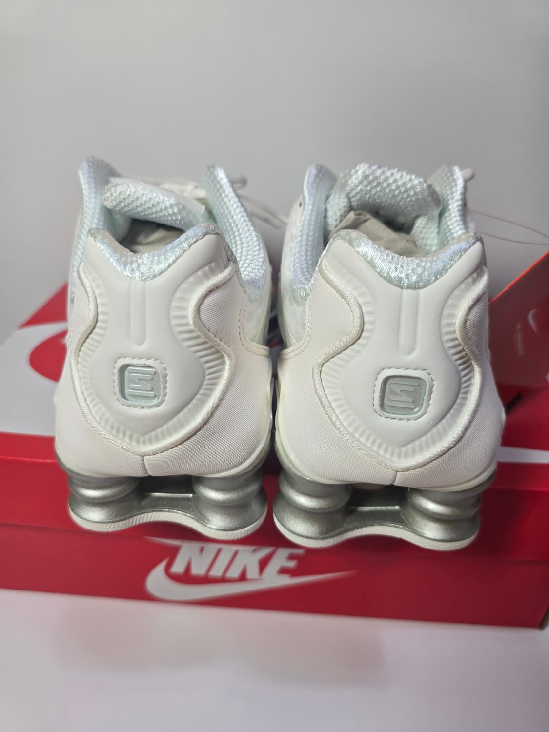 새상품)나이키샥스TL 235,240,245 판매합니다. 상품이미지4