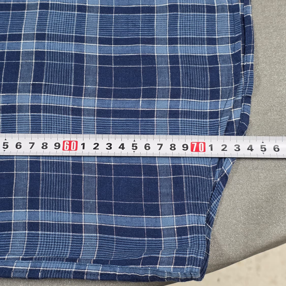 새상품) M 유니클로 프리미엄 린넨 체크 셔츠 네이비 블루 상품이미지7