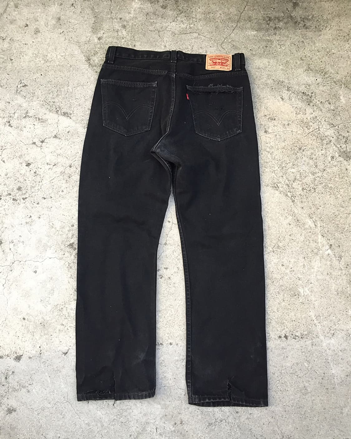 LEVI'S DSTRD BLACK DENIM 01 (1OF1) 상품이미지1